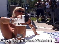 Amateur, Gros seins, Blonde, Brunette brune, Plantureuse, Public, Réalité, Rétro ancien