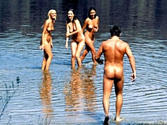 18 jaar, Anaal, Grote lul, Hondjeshouding, Natuurlijke tieten, Buiten, Tiener, Tieten likken