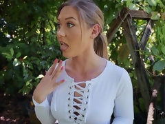 Grosse titten, Blondine, Blasen, Kehlenfick, Pov, Rasiert, Jungendliche (18+), Titten