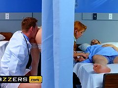 In den arsch, Grosser arsch, Grosse titten, Hd, Krankenschwester, Zierlich, Rotschopf, Uniform