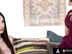 Grote kont, Grote mammen, Blond, Huisgemaakt, Lesbisch, Masturbatie, Moeder die ik wil neuken