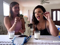 Arsch, Hardcore, Hd, Lesbisch, Natürlichen titten, Rasiert, Hintern versohlen, Vibrator