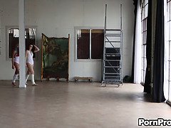 Grosser arsch, Aufs gesicht abspritzen, Sporthalle, Hd, Lecken, Orgie, Jungendliche (18+), Titten