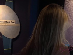 ビーチ, 茶髪の, オーガズム, アウトドア, オマンコ, 剃毛, 喫煙, おもらし