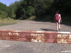 Grosse titten, Braunhaarige, Europäisch, Masturbation, Im freien, Rasiert, Solo, Spielzeuge