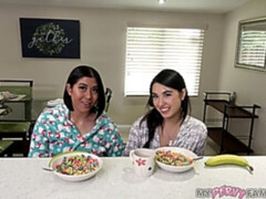 Dormitorio, Morena, Penetracion con dedos, Lesbiana, Lamidas, Masturbación, Coño, Adolescente