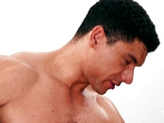 Sucer une bite, Brunette brune, Queue, Grossier, Faciale, Interracial, Transsexuelle, Cheveux courts