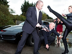 Grote kont, Vingeren, Zoenen, Lesbisch, Likken, Masturbatie, Geschoren, Strippen