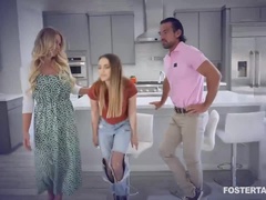 Blond, Gezin, Likken, Moeder die ik wil neuken, Moeder, Stiefmoeder, Tiener, Trein