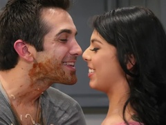 Cul, Sucer une bite, En levrette, Nourriture, Bâillonner, Fille latino, Léchez, Nénés