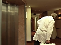 デカチン, フェラチオ, 茶髪の, 医者, ドイツ人, ホテル, ティーン, オッパイの