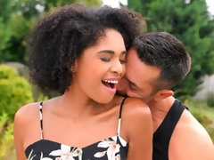 お尻, フェラチオ, 茶髪の, バック, 黒人, 手コキする, 剃毛, ティーン