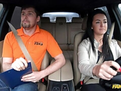 Arsch, Grosser arsch, Braunhaarige, Auto, Hundestellung, Handjob, Milf, Natürlichen titten