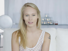 Grote kont, Zwart, Blond, Sperma, Lul, Hondjeshouding, Verlegen, Nat