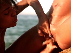 Morena, Penetracion con dedos, Hd, Latina, Lesbiana, Lamidas, Al aire libre, Coño