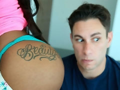 Culo, Tetas grandes, Mamada, Estilo perrito, Ébano, Coño, Afeitado, Tatuaje