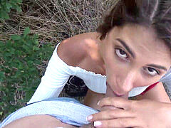 Grosse bite, Fille latino