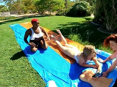 Interracial, Lesbienne, De plein air, Adolescente, Plan cul à trois