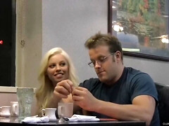 Blond, Pijpbeurt, Classisch, Diep in de keel, Natuurlijk, Tepels, Orgasme, Kut duiken