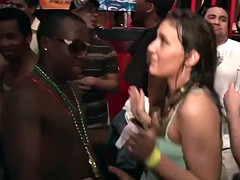 Любители, Группа, На публике, Молоденькие