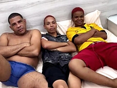 お尻, フェラチオ, ラティーナ, レズビアン, オーガズム, ラフ, 三人, 妻