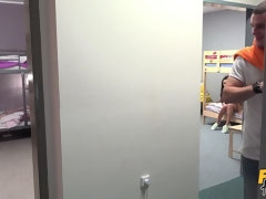 Blasen, Paar, Hundestellung, Aufs gesicht abspritzen, Würgen, Lecken, Pov, Flotter dreier