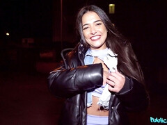 Blasen, Braunhaarige, Betrug, Verrückt, Schwanz, Pov, Öffentlich, Spanisch