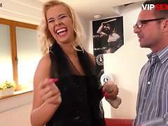 Big Tits Czech Blondie Nikky Dream Tries Her Best On Adult Casting Without Telling To Her Husband