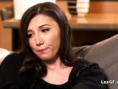 Grosse titten, Braunhaarige, Fingern, Freundin, Lesbisch, Lecken, Orgie, Flotter dreier