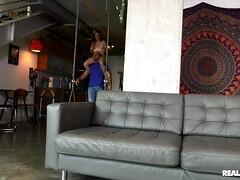 Grosse bite, Gros seins, Sucer une bite, Faciale, Huilée, De plein air, Fessée, Mouillée