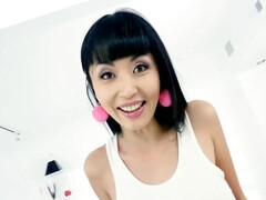 Asiatique, Sucer une bite, En levrette, Masturbation, Mère que j'aimerais baiser, Petite femme, Fessée, Nénés