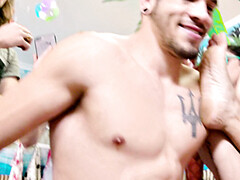 18 jahre, Blondine, Schwanz, Hundestellung, Party, Zierlich, Tätowierung, Titten