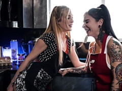 Blond, Vingeren, Zoenen, Lesbisch, Likken, Kut duiken, Mager, Tieten likken