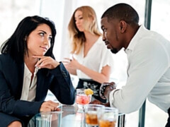 Большой член, Брюнетки, Собачьи, Межрасовый секс, Натуральные сиськи, Короткая стрижка, Молоденькие, Сиськи