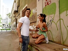 Grote lul, Pijpbeurt, Bruinharig, Hondjeshouding, Natuurlijke tieten, Mager, Tiener, Tieten likken