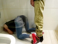 Leie, Fetisch, Deutsch, Jeans, Milf, Mutti, Pissen, Nass