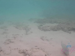 Любители, Бикини, Блондинки, Эксгибиционист, Дрочка ногами, На природе, Бритые, Сиськи