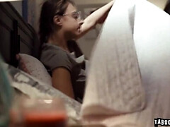 Aus dem arsch in den mund, Blasen, Braunhaarige, Kehlenfick, Schwanz, Fingern, Natürlichen titten, Jungendliche (18+)