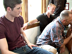 Amateur, Sucer une bite, Fétiche, Homosexuelle, Groupe, Fête, Public, Réalité