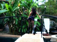 In den arsch, Grosse titten, Braunhaarige, Vollbusig, Natürlichen titten, Im freien, Pornostars, Titten