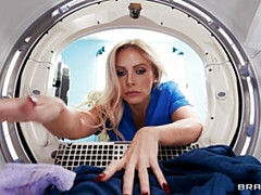 Gros cul, Grosse bite, Gros seins, Blonde, Sucer une bite, En levrette, Mère que j'aimerais baiser, Nénés