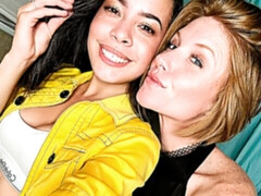 Rubia, Penetracion con dedos, Lesbiana, Lamidas, Masturbación, Medias largas, Estriptis, Tetas