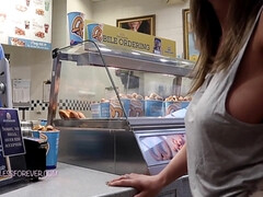 Amateur, Gros seins, Plantureuse, Exhib, Mère que j'aimerais baiser, Public, Maigrichonne, Nénés