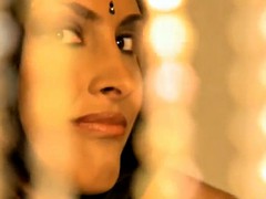 Bruinharig, Indisch, Softcore pornografie