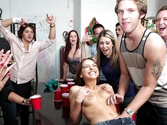 Leie, Blondine, Blasen, Handjob, Hardcore, Orgie, Party, Jungendliche (18+)