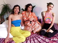 Любители, Брюнетки, Пухленькие, Подружка, Лизание, Натуральные сиськи, Вечеринка, От первого лица