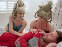 Cul, Sucer une bite, Tir de sperme, Hd, Seins naturels, Rasée, Adolescente, Plan cul à trois