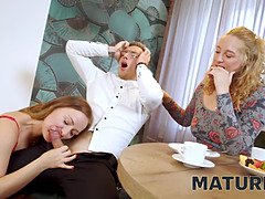 ブロンド, エロ熟女, 女 人男 人, Hd, 淫乱熟女, ロシア人, 義母, 三人