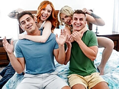 Grosser arsch, Grosser schwanz, Blasen, Hundestellung, Flotter vierer, Natürlichen titten, Jungendliche (18+), Titten