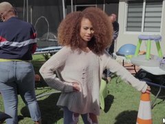 Morena, Polla, Ébano, Corridas faciales, Sexo duro, Al aire libre, Pov, Adolescente